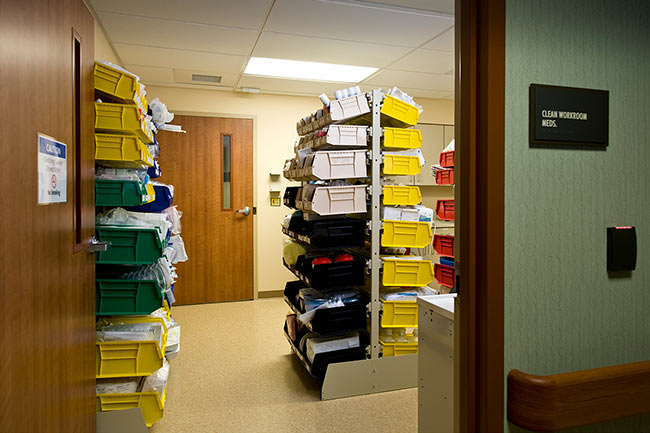 FrameWRX Bin Shelving in Clean Workroom