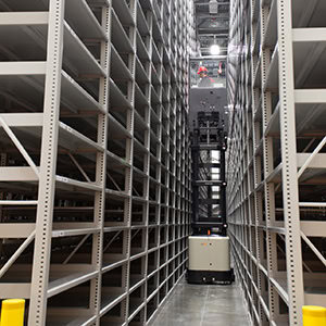 Pro-Sports-Retail-High-Bay-Shelving